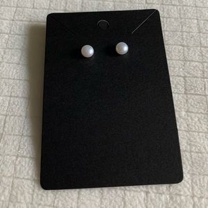 NWOT freshwater pearl earrings